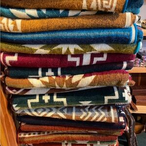 Gorgeous Blankets from Peru💗🩵💚💜